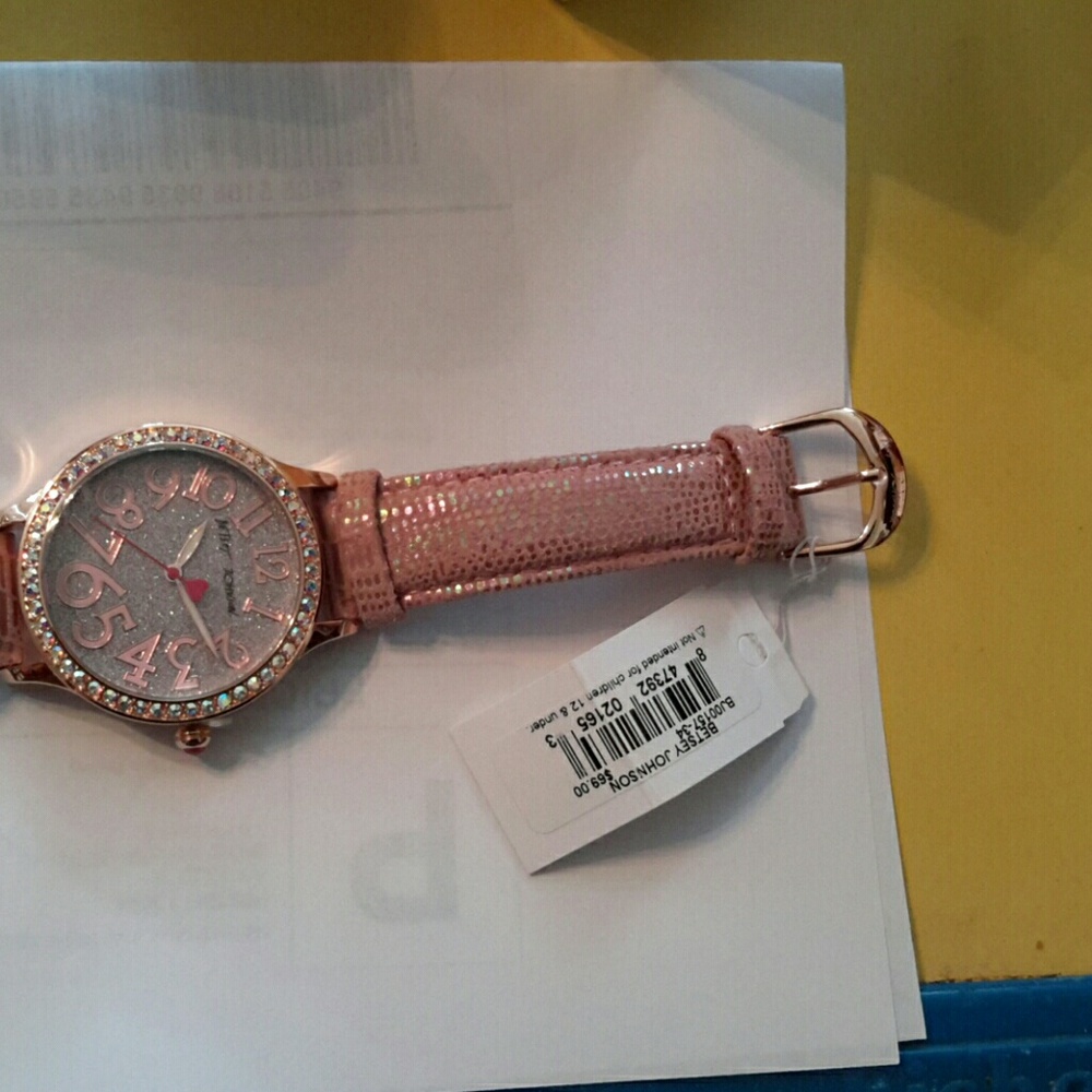 Betsey johnson watch glitter face pink numbers - Picture 6 of 6